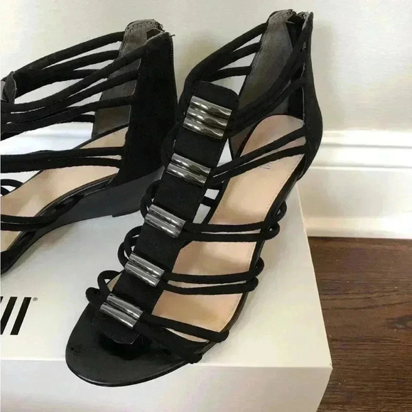 NEW Bar III Krystal Black Open Toe Wedge Heel w/Silver Accents - Size 8 - Picture 2 of 9